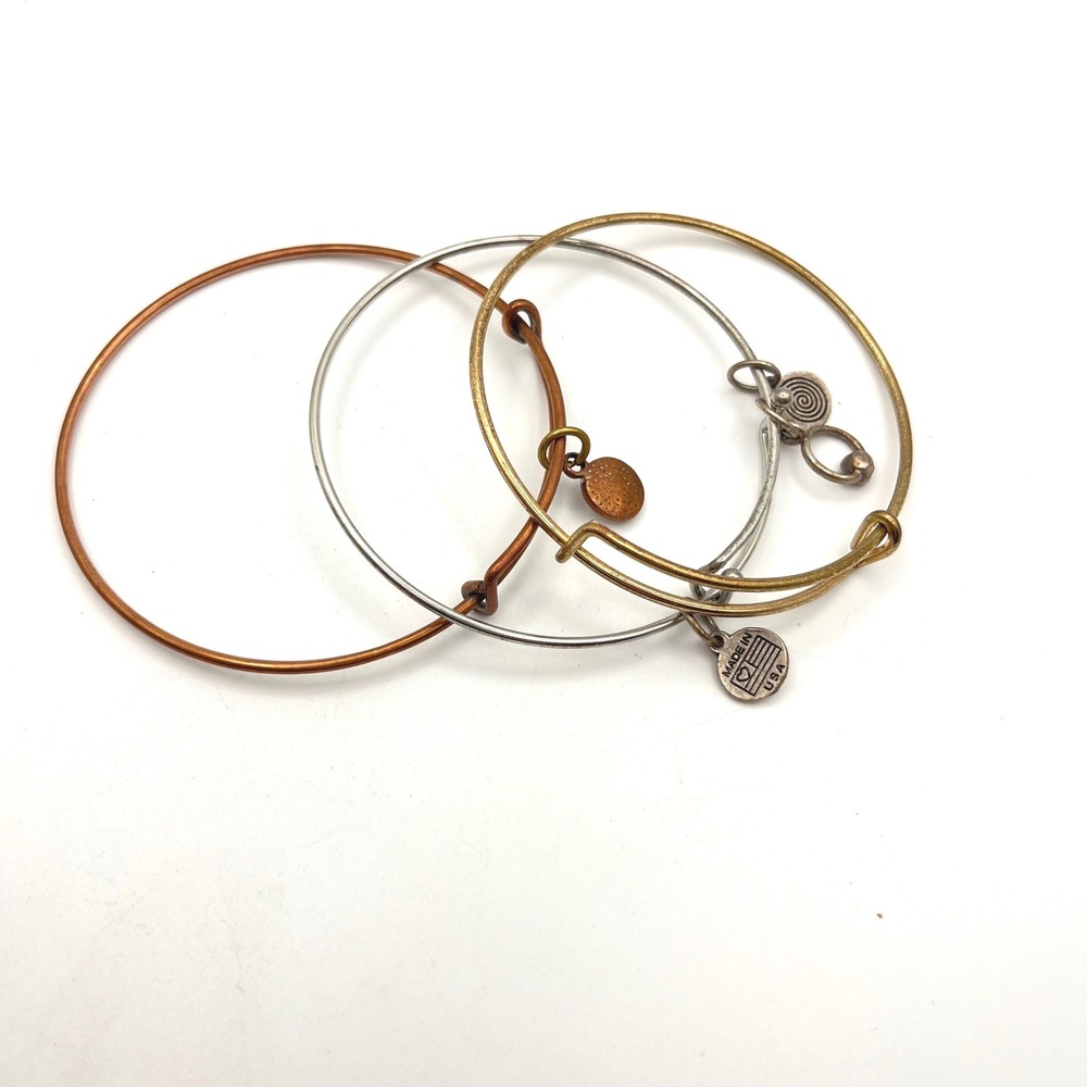 Clea‎ Ray Mixed Metal Stackable Bangle Set Silver Gold Copper Tone Charms 3pc